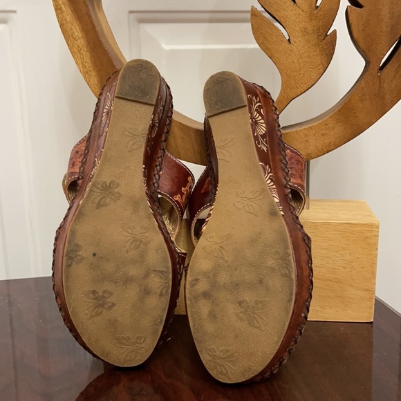 Corkys Elite Women’s Sandals Covington - Brown Tooled Leather - 8M - Picture 6 of 9